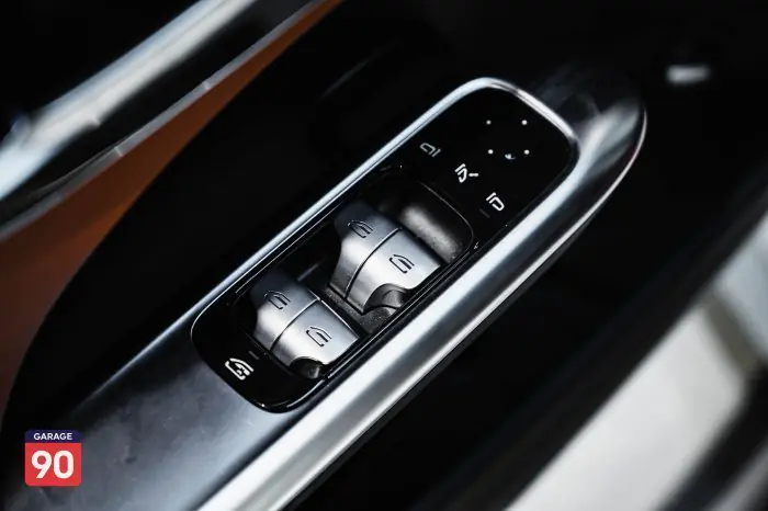 Mercedes-Benz C200 2022 - صورة 12