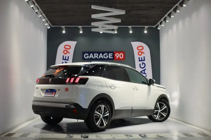 Peugeot 3008 2021 - صورة 6