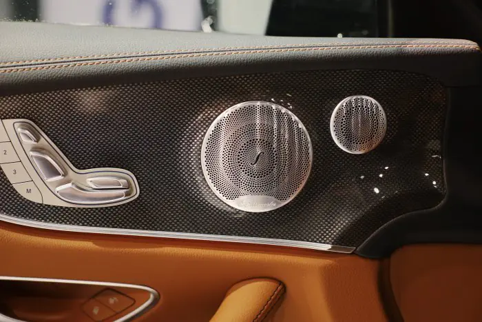 Mercedes-Benz E200 2021 - صورة 15