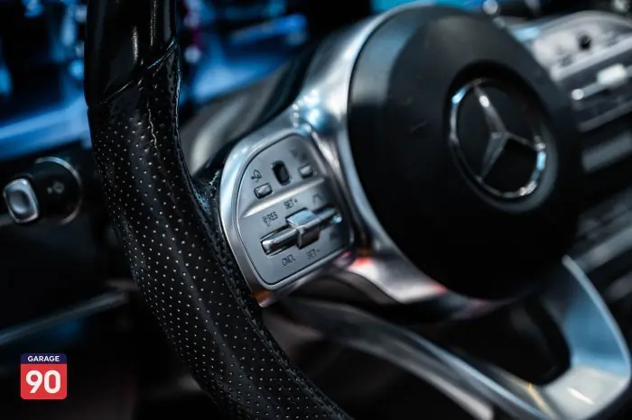 Mercedes-Benz E300 2019 - صورة 12