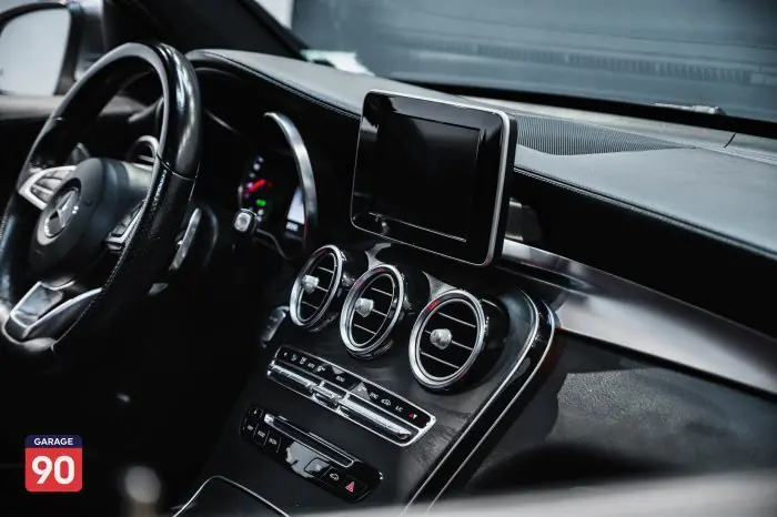 Mercedes-Benz GLC300 2019 - صورة 14