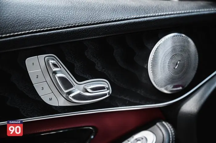 Mercedes-Benz GLC300 2019 - صورة 18