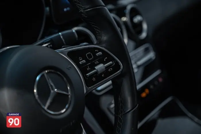Mercedes-Benz GLC200 2020 - صورة 12