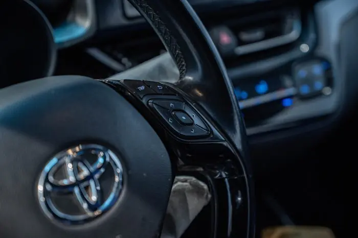 Toyota C-HR 2017 - صورة 14