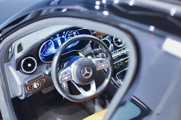 Mercedes-Benz C200 2019 - صورة 13