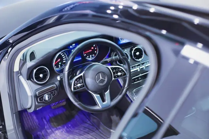 Mercedes-Benz C180 2020 - صورة 14