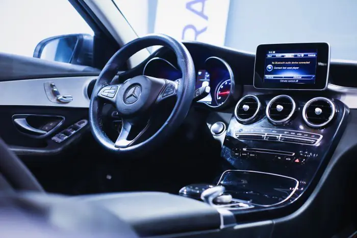 Mercedes-Benz C180 2018 - صورة 19