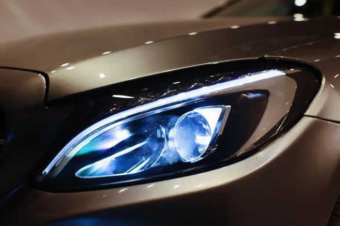 Mercedes-Benz C180 2018 - صورة 10