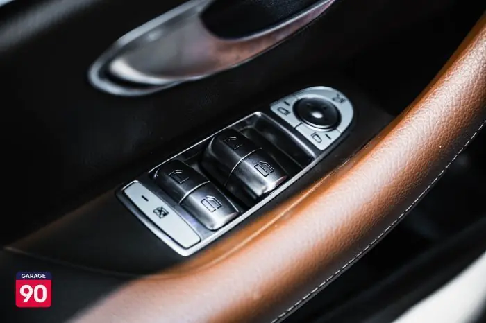 Mercedes-Benz E200 2019 - صورة 14