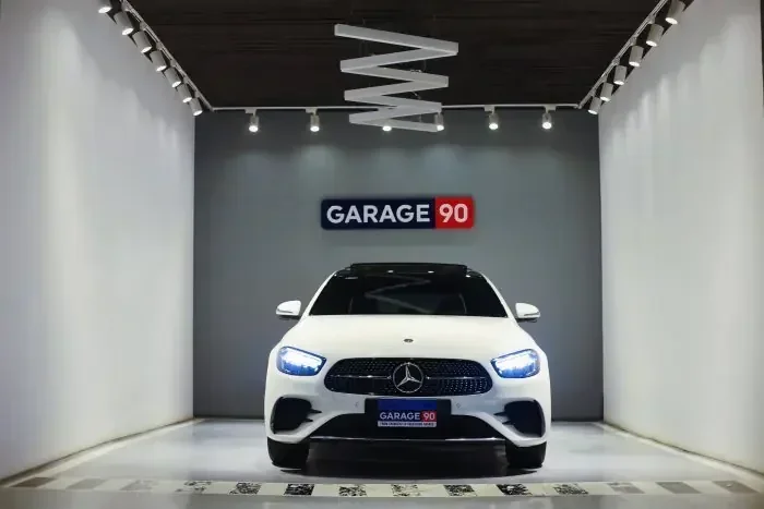 Mercedes-Benz E300 2021 - صورة 2