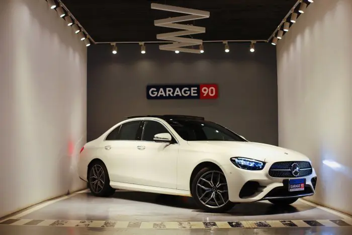 Mercedes-Benz E300 2021 - صورة 5