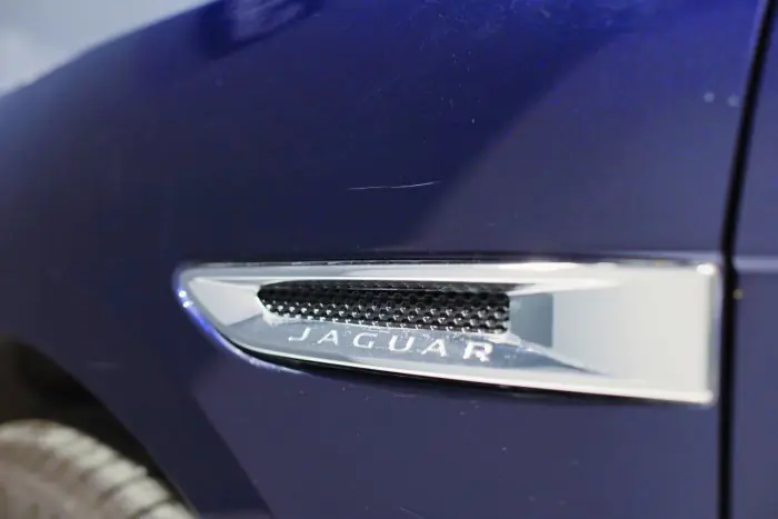 Jaguar F-PACE 2019 - صورة 11
