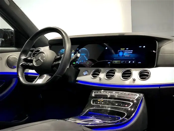 Mercedes-Benz E200 2021 - صورة 13