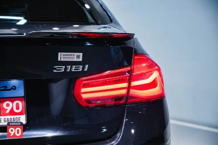 bmw 318i 2017 - صورة 10