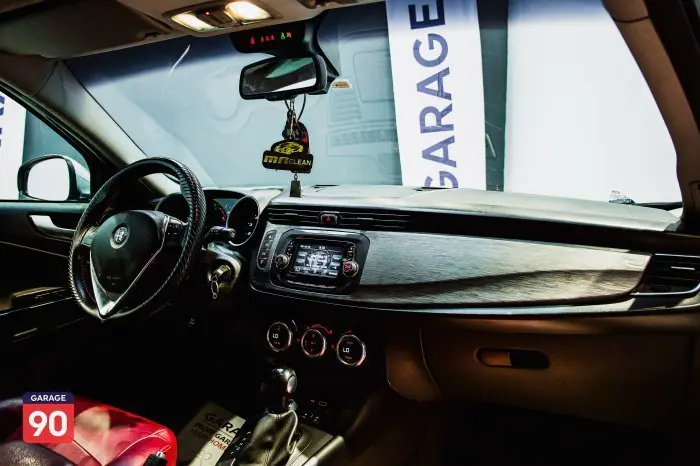 Alfa Romeo Giulia 2021 - صورة 11