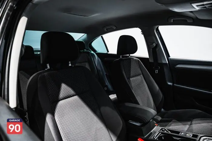 Volkswagen Passat 2021 - صورة 15