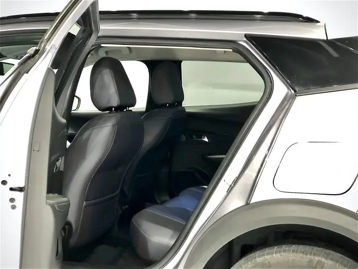 Peugeot 2008 2021 - صورة 10
