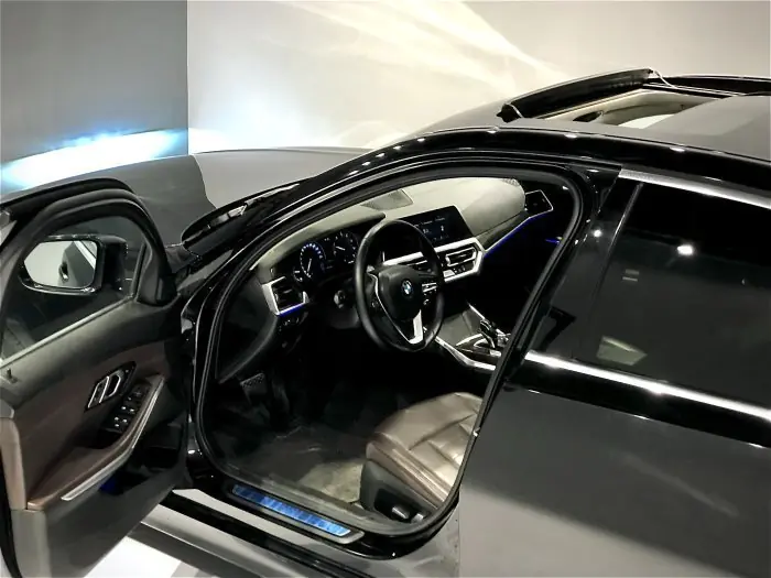 bmw 320i 2020 - صورة 9