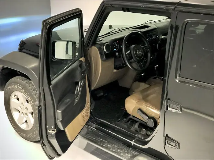 Jeep Wrangler 2015 - صورة 10
