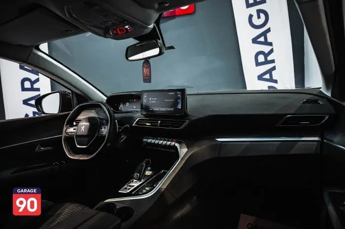 Peugeot 5008 2022 - صورة 5