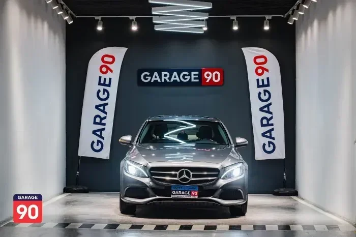 Mercedes-Benz C180 2018 - صورة 17