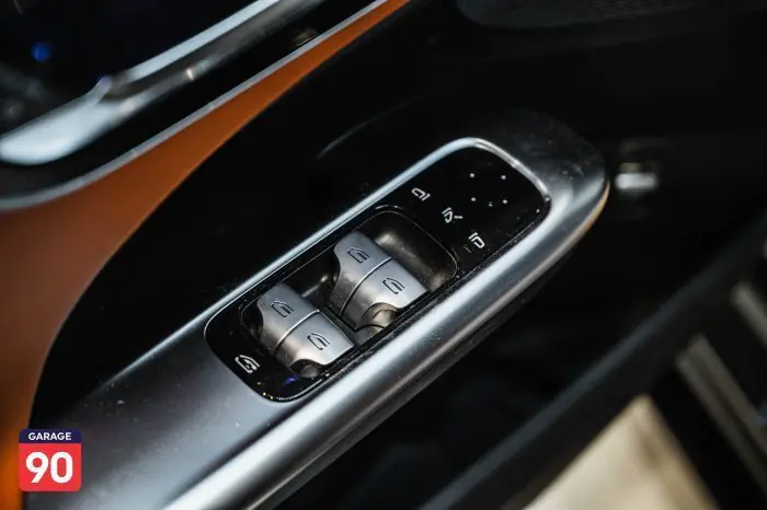 Mercedes-Benz C180 2024 - صورة 14