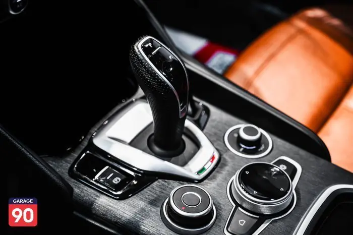 Alfa Romeo Giulia 2021 - صورة 17
