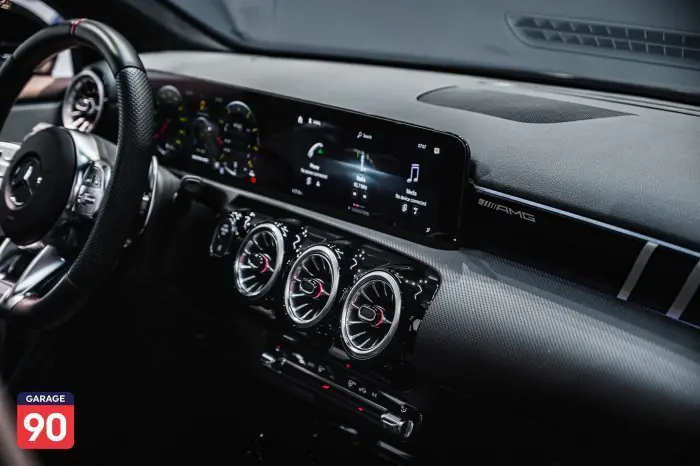 Mercedes-Benz A35 2023 - صورة 11