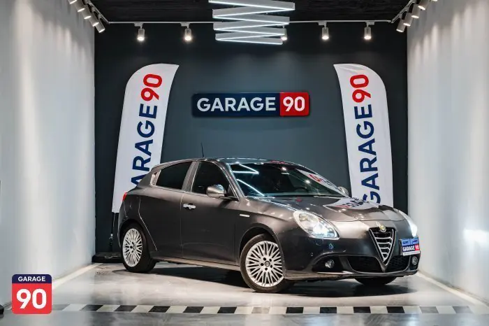 Alfa Romeo Giulia 2017 - صورة 6