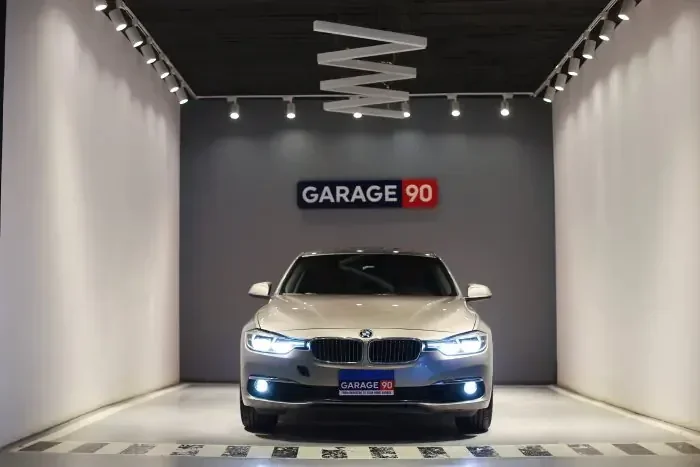 bmw 318i 2018 - صورة 2