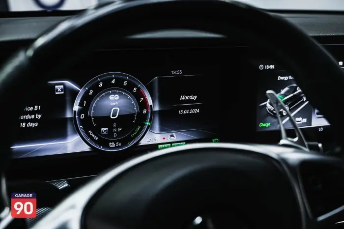 Mercedes-Benz E350e 2018 - صورة 15