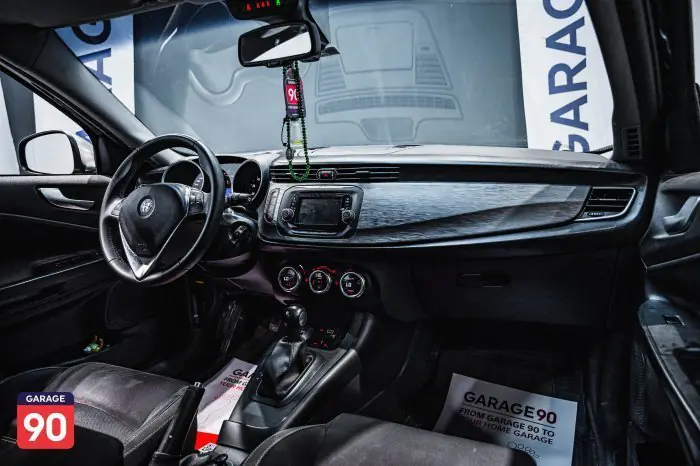 Alfa Romeo Giulia 2020 - صورة 13