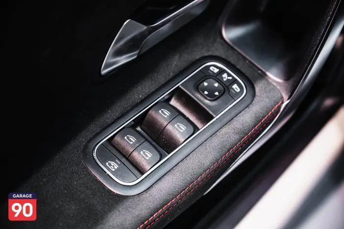 Mercedes-Benz CLA200 2022 - صورة 11