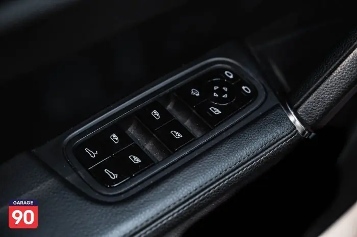Porsche Cayenne 2021 - صورة 15