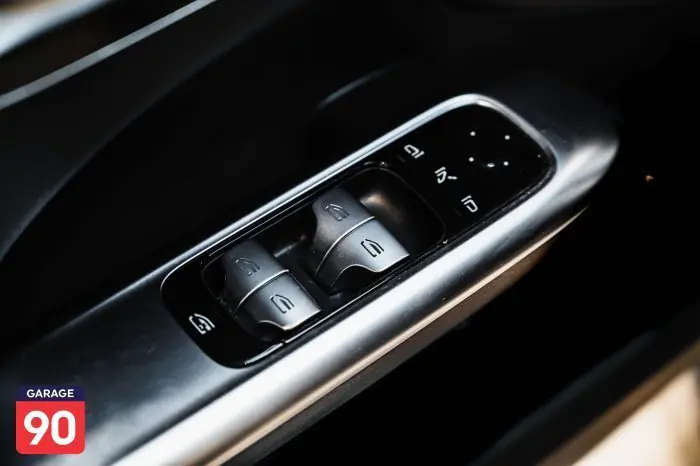 Mercedes-Benz C200 2022 - صورة 10