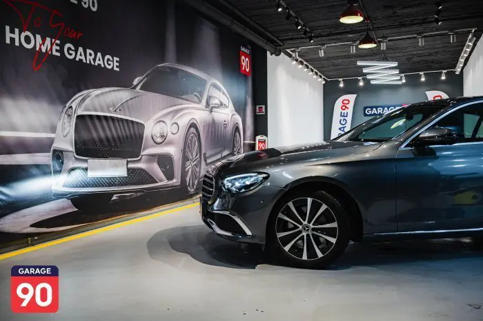 Mercedes-Benz E300 2023 - صورة 13