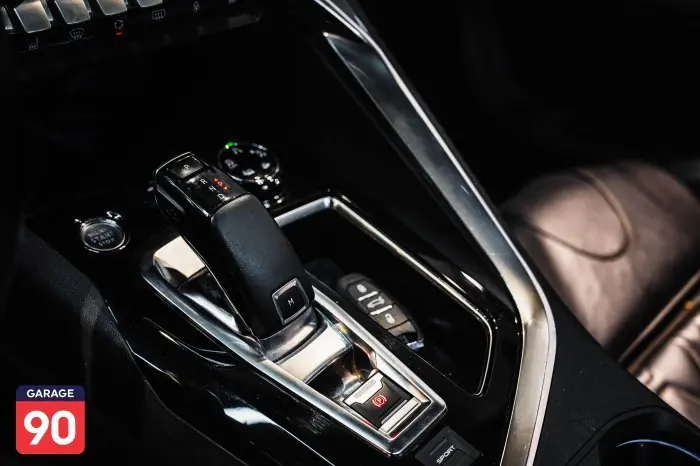 Peugeot 3008 2020 - صورة 13