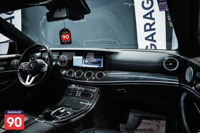 Mercedes-Benz E300e 2020 - صورة 12
