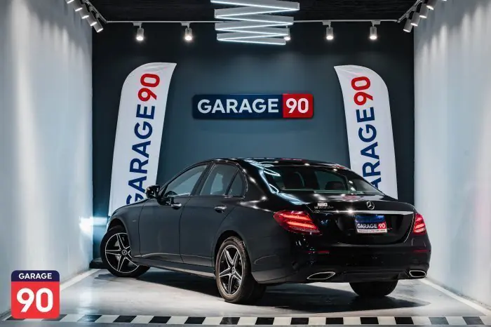 Mercedes-Benz E300e 2020 - صورة 6