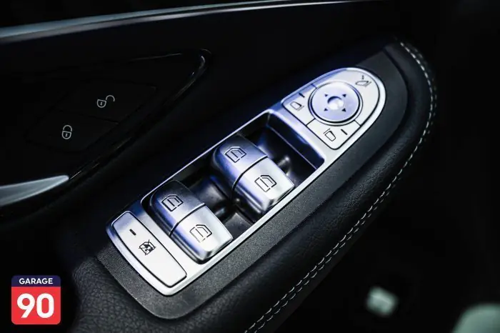 Mercedes-Benz GLC200 2023 - صورة 12