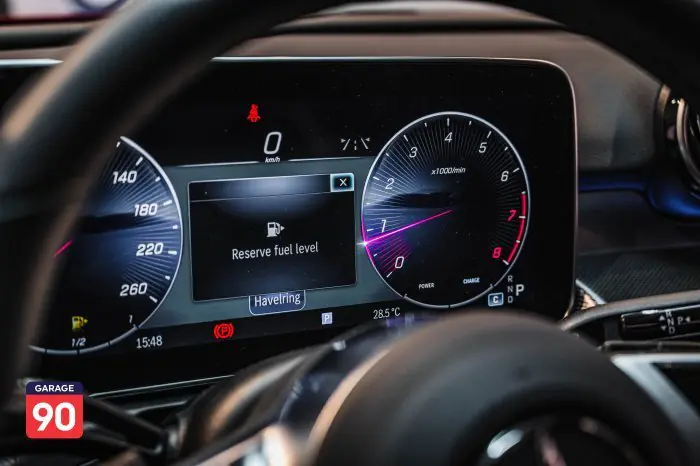 Mercedes-Benz C200 2023 - صورة 13