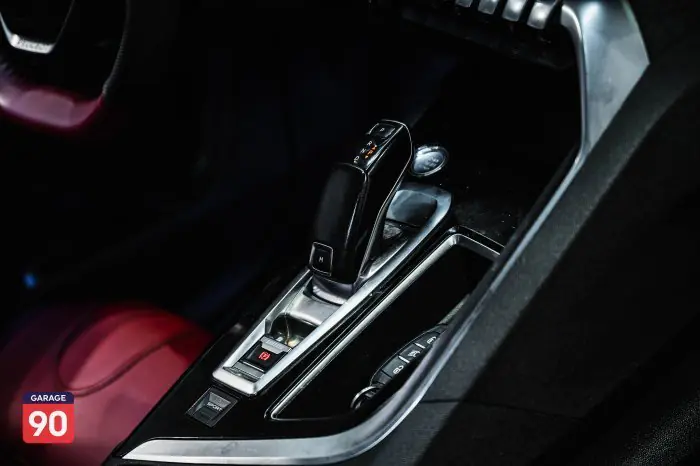 Peugeot 5008 2020 - صورة 15