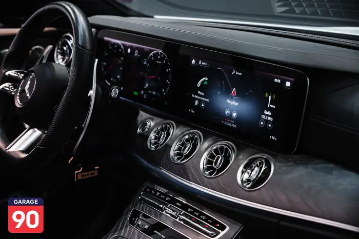 Mercedes-Benz E200 2022 - صورة 22