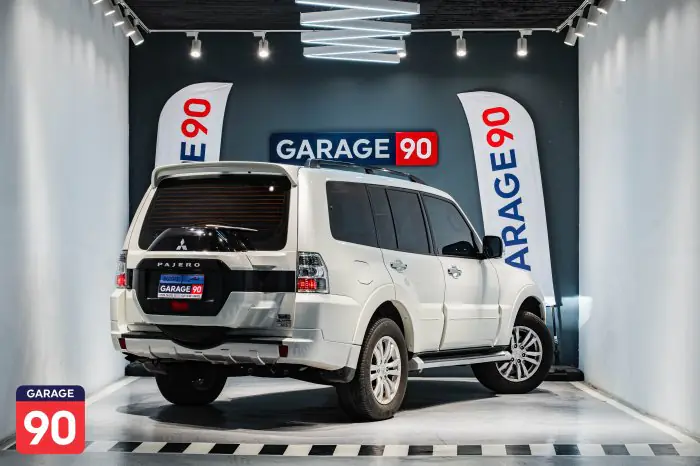 Mitsubishi Pajero 2017 - صورة 6