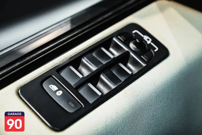 Land Rover Discovery 2016 - صورة 14