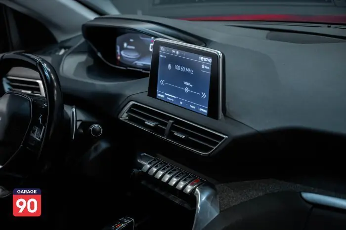 Peugeot 3008 2020 - صورة 11