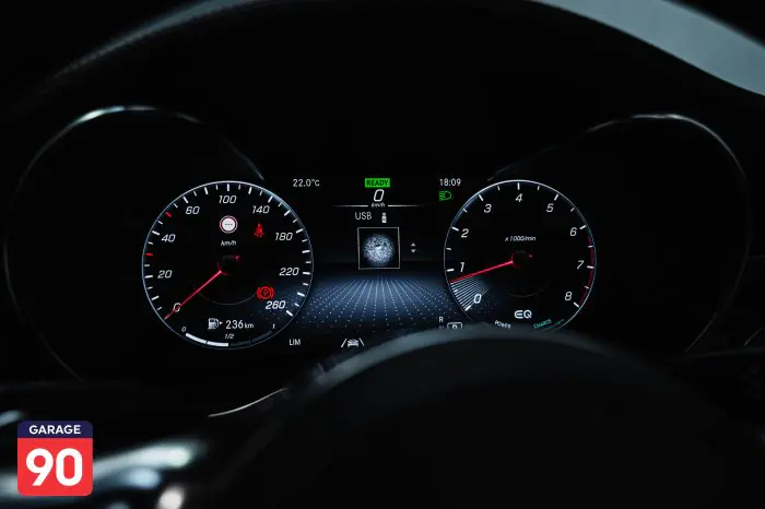 Mercedes-Benz GLC300 2023 - صورة 16