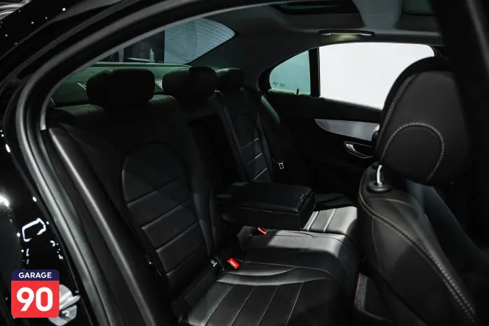 Mercedes-Benz C180 2019 - صورة 17