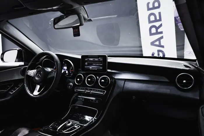 Mercedes-Benz C180 2016 - صورة 11