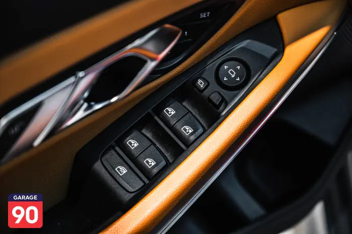 bmw 320i 2024 - صورة 14